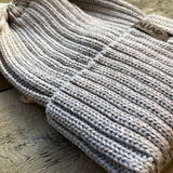 Cappello in pura lana merinos a coste larghe con doppio pom pom Aliap 4954