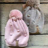 Cappello in pura lana merinos lavorazione nocciole con pom pom Aliap 4422
