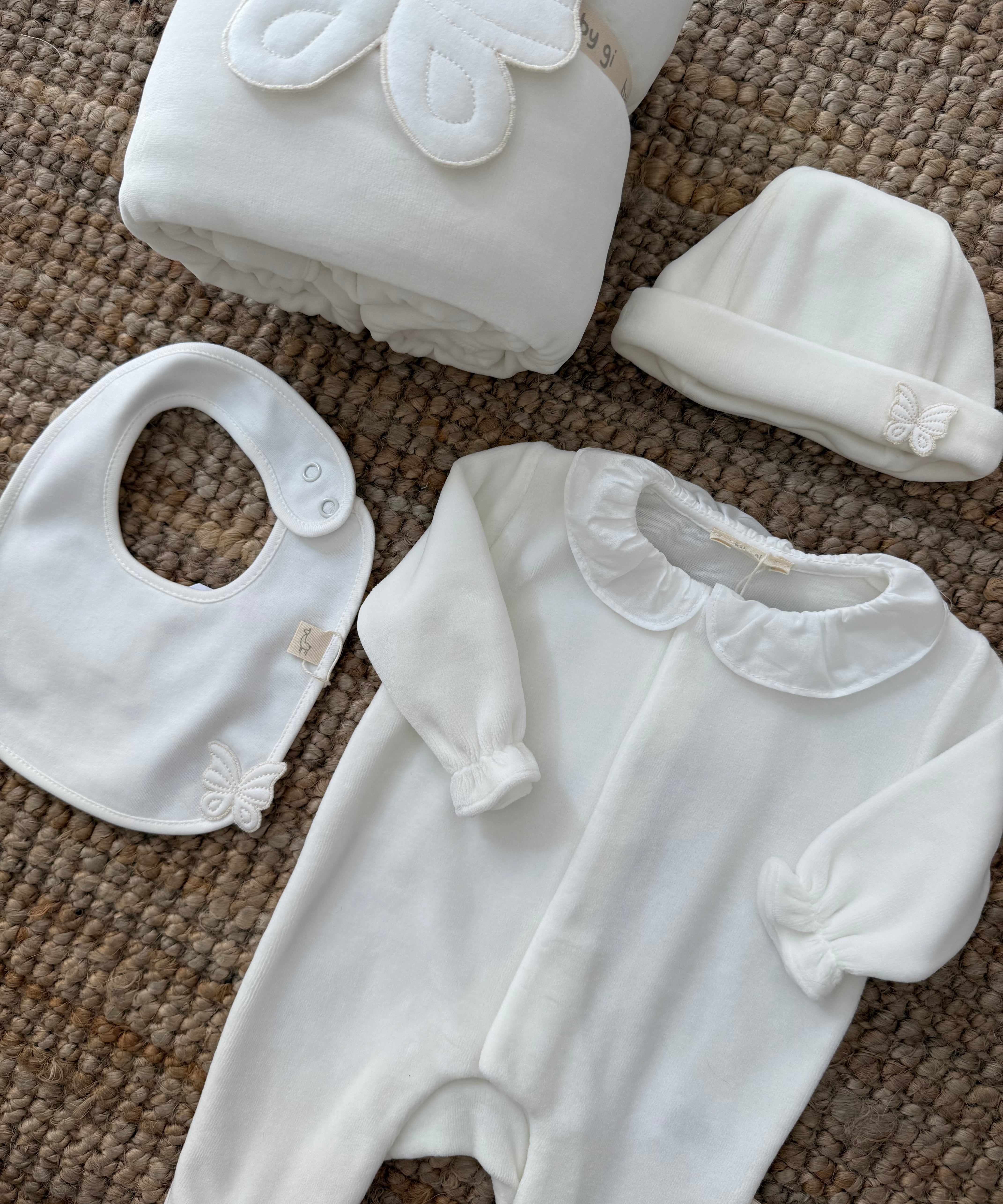 Cappellino avorio con farfalla BT252GL BabyGi