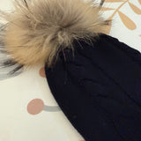 Cappello lana merino blu trecce con pompom Mi Lucero x LA NUVOLA LAB I25297