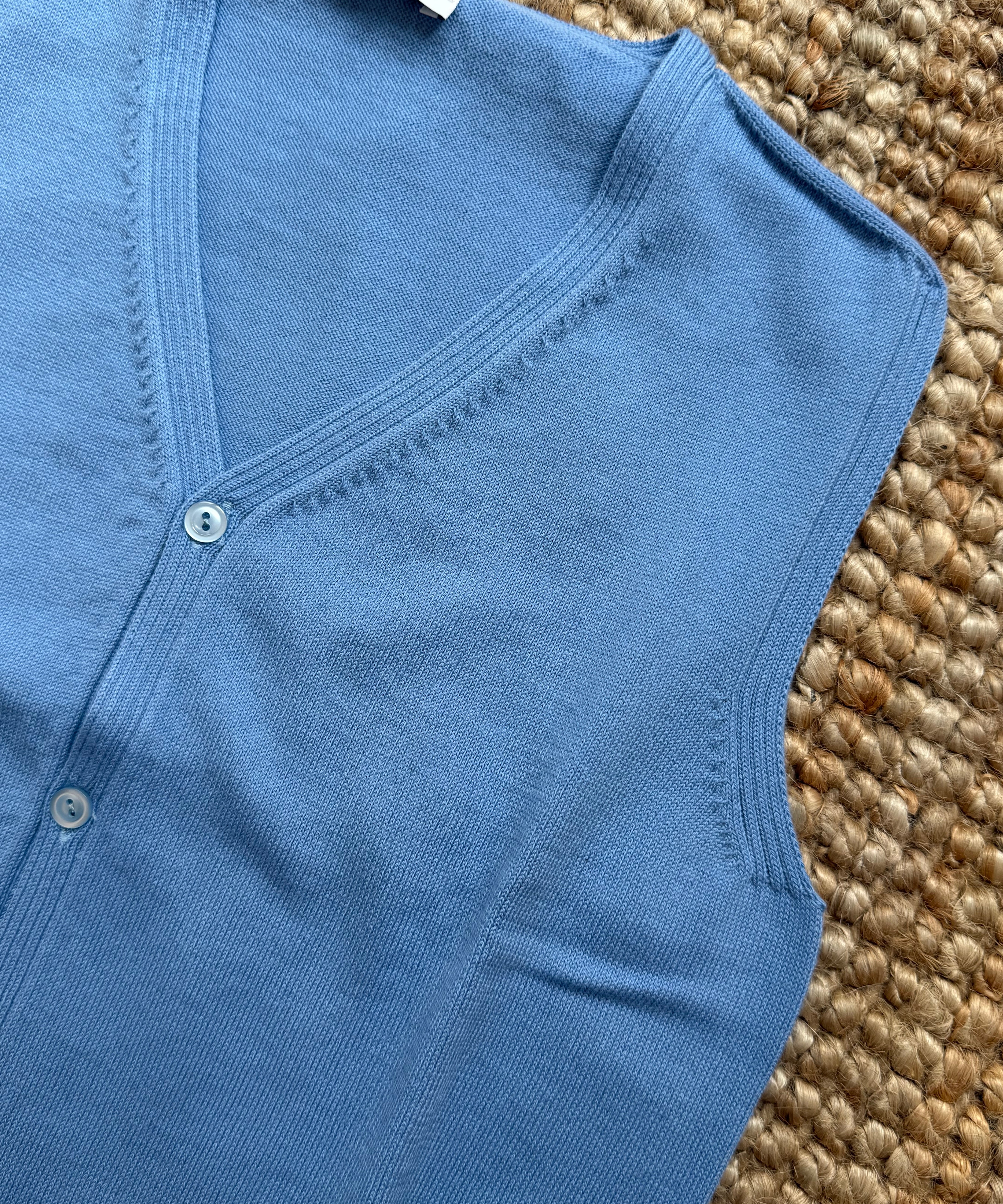 Gilet scollo v azzurro I Ferrarini I2505