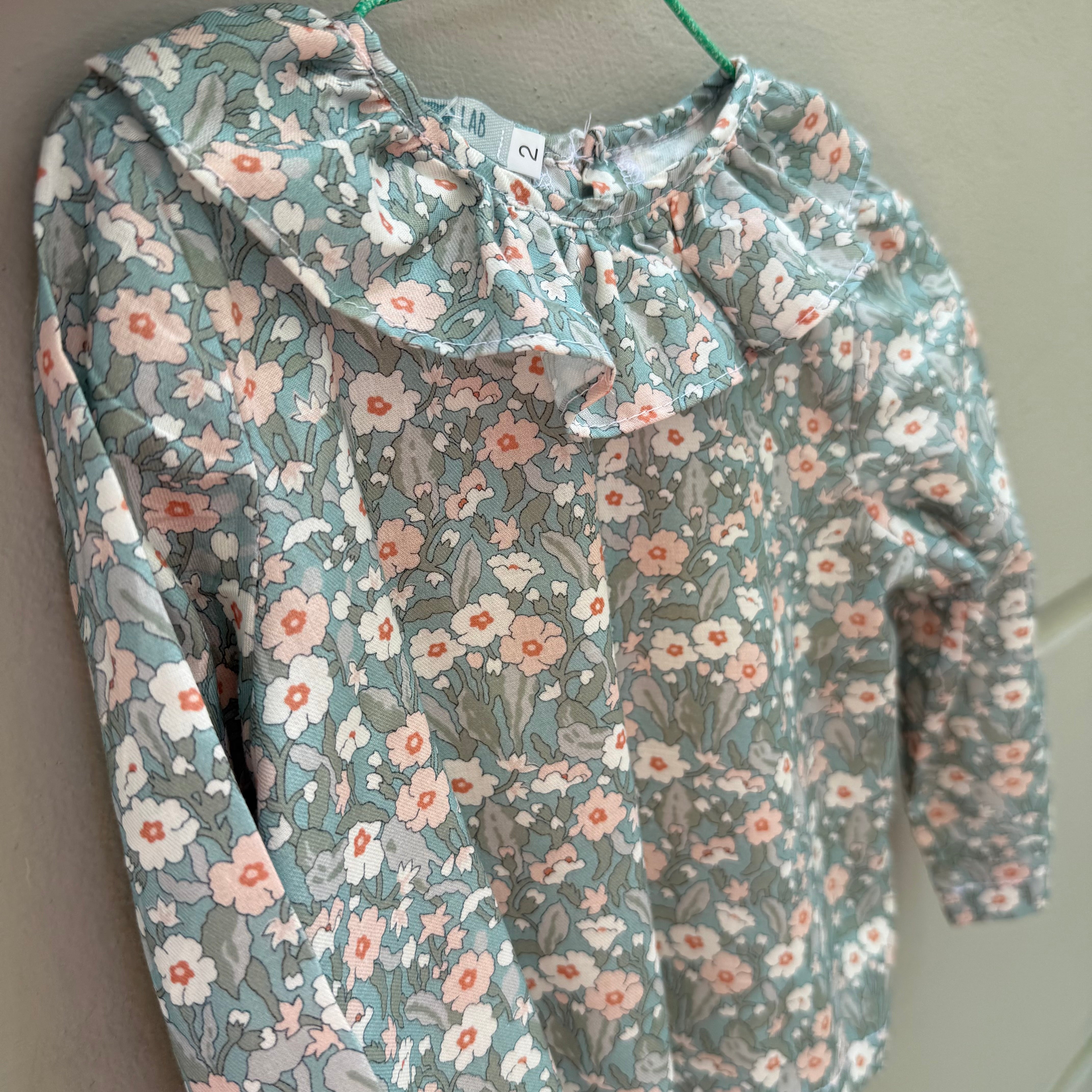 Camicetta LAB Ludo collo frill fantasia fiori tenui