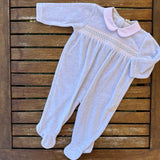 Tutina in ciniglia grigio con ricamo smock e colletto rosa in piquet BG52