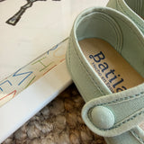 White ballet flats art 17301