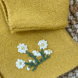 Cardigan misto cashmere senape con ricamo matgherite Mariella Ferrari MGC3