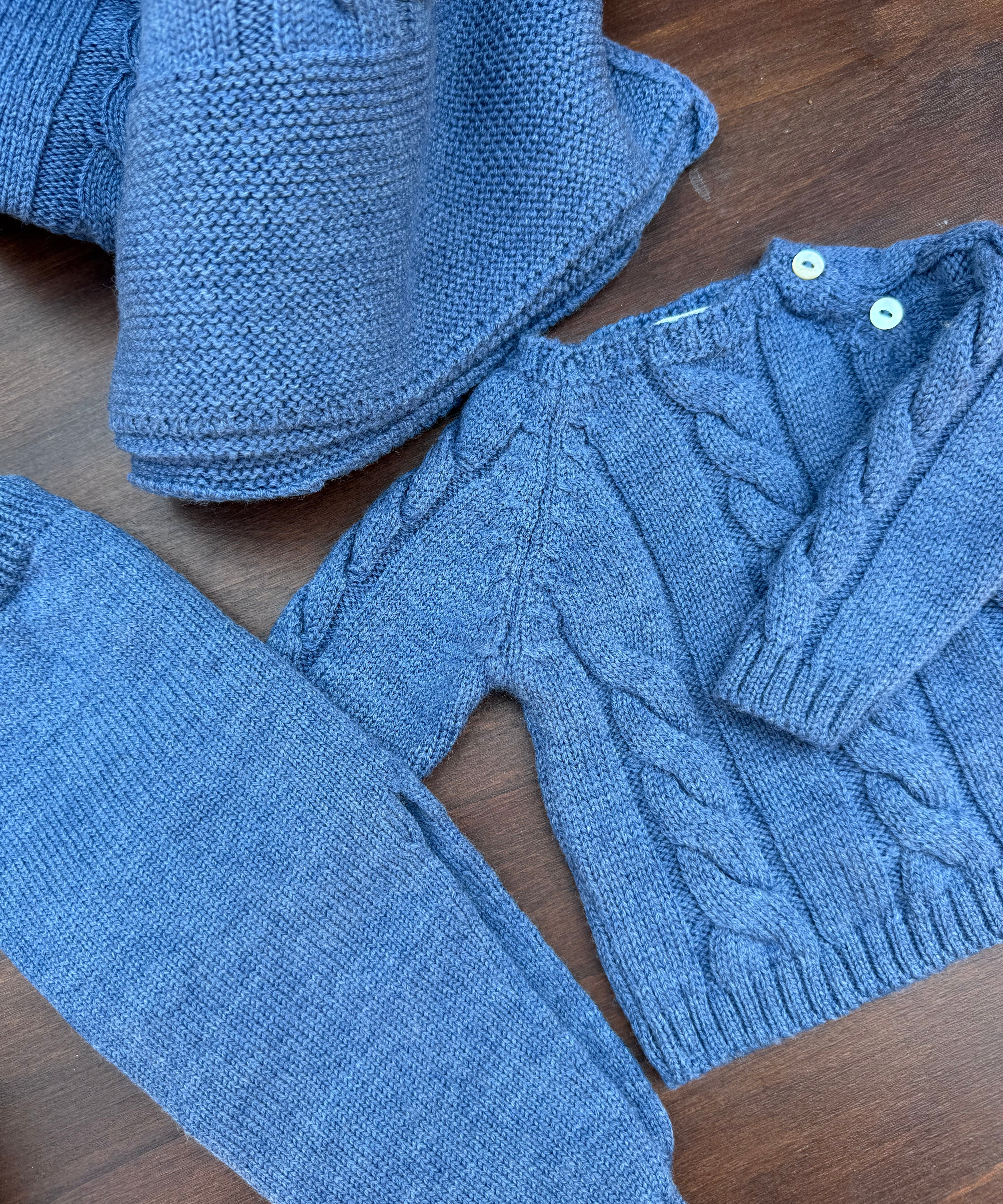 Completo maglioncino + ghettine lavorazione trecce azzurro Mi Lucero x LA NUVOLA LAB 25299