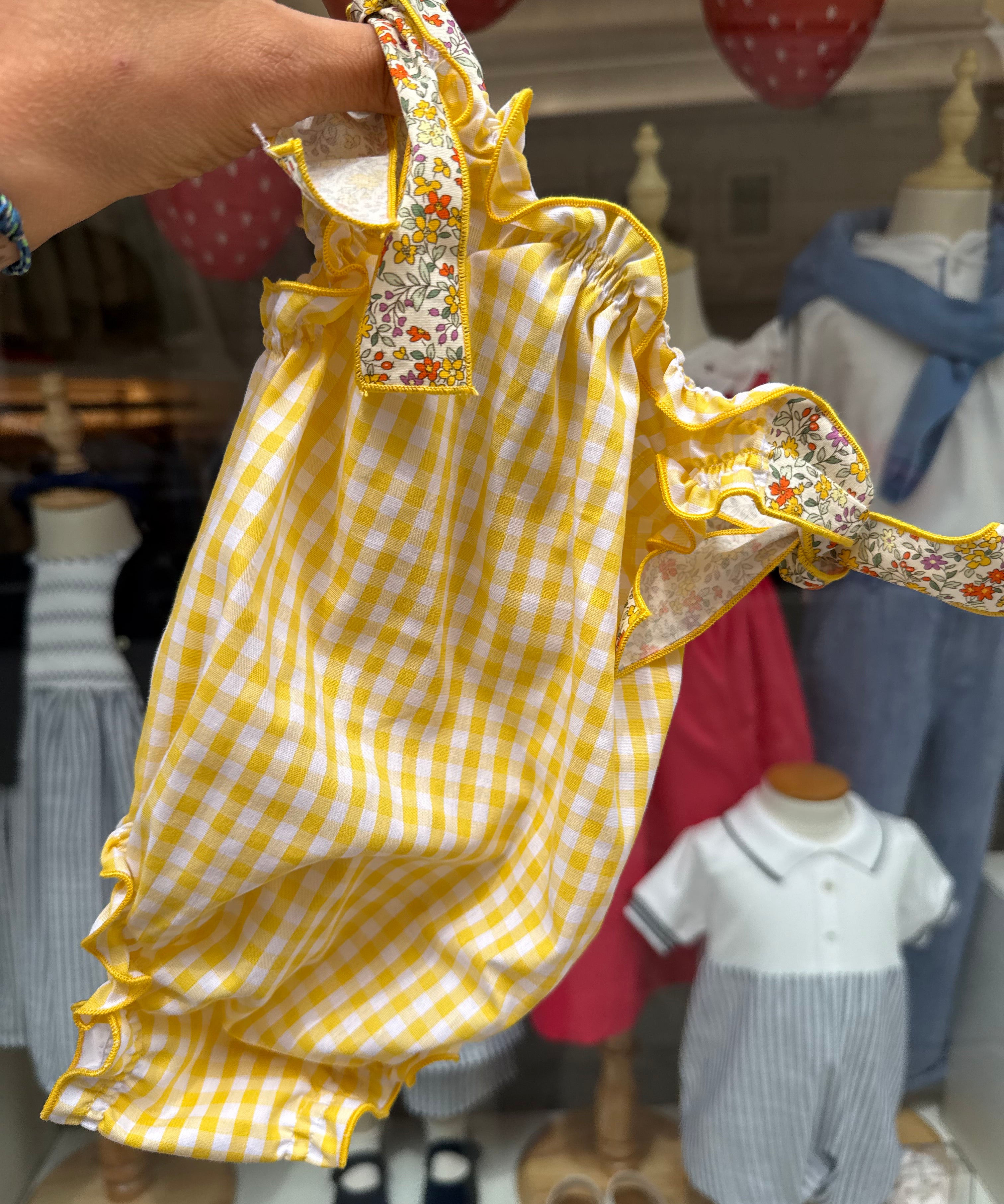 Costume LAB I03 intero in cotone vichy giallo e bianco con fiocchi fiorellini
