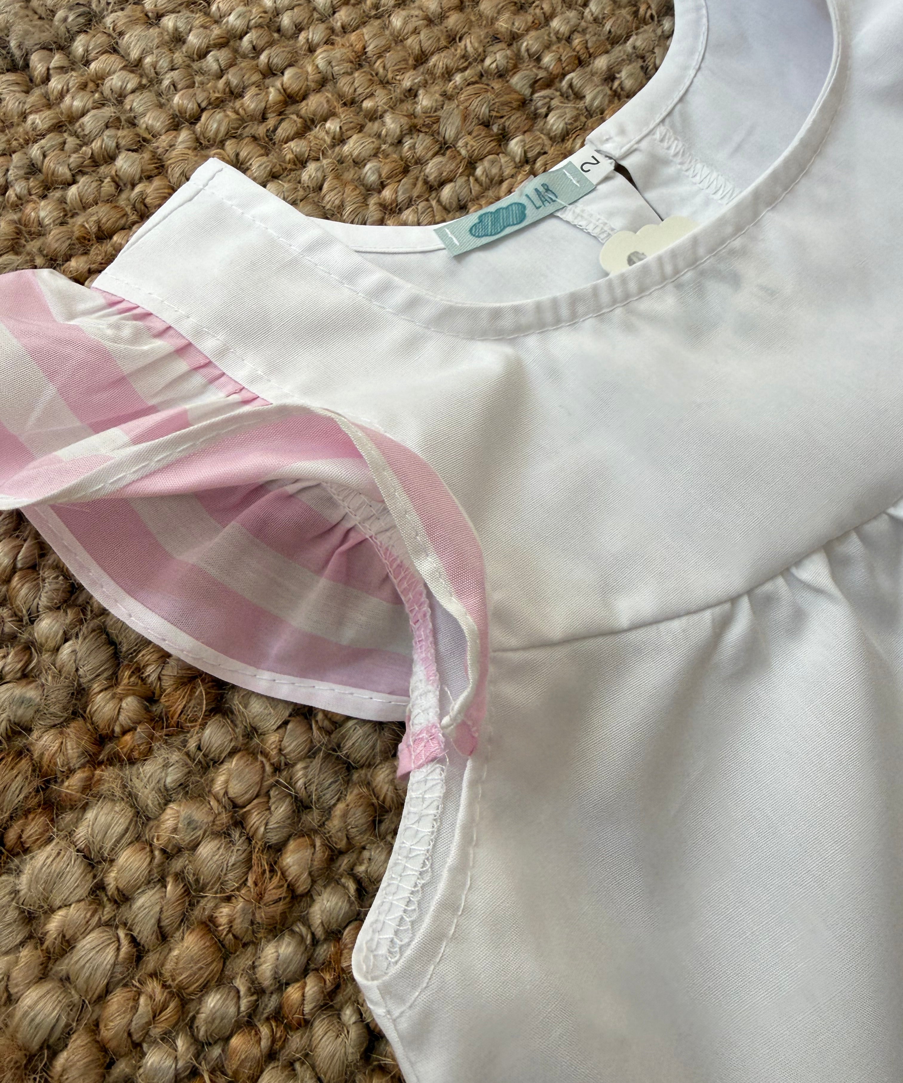 Camicetta LAB bianco con volants rigoni rosa e bianco