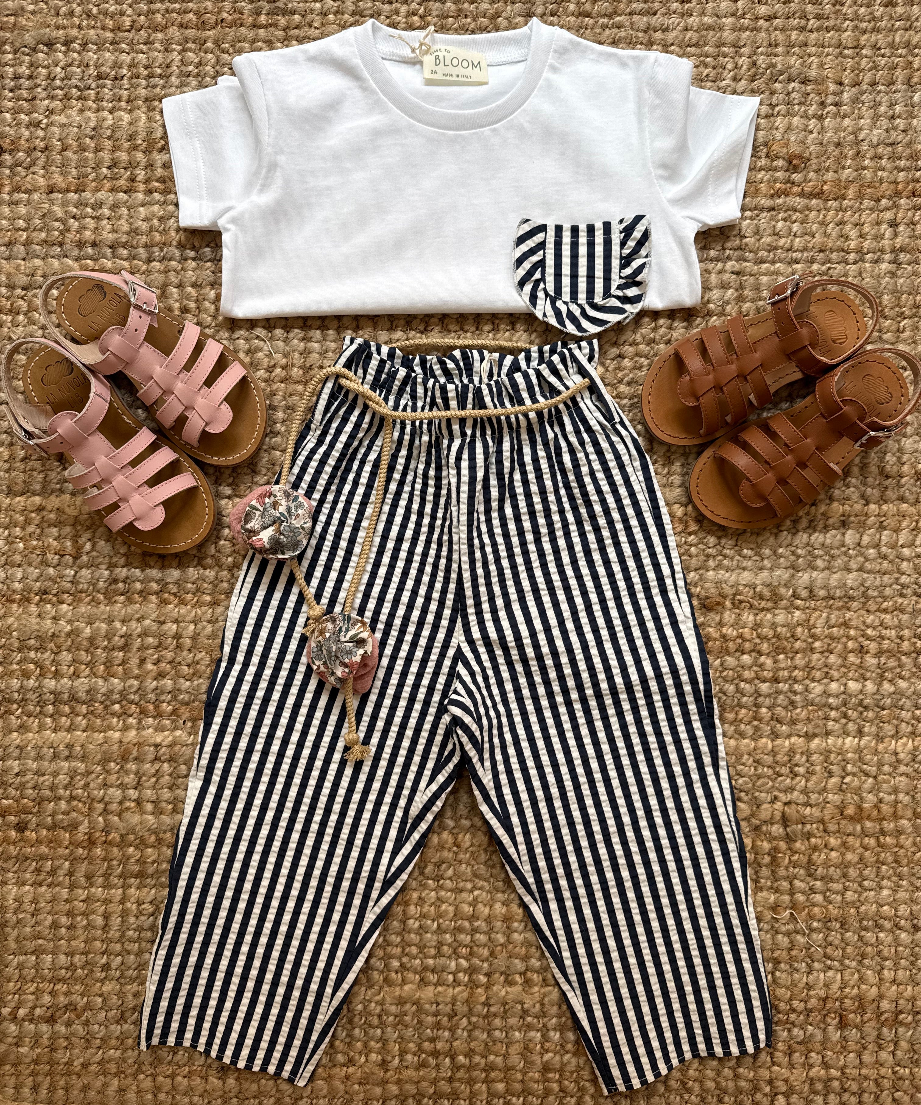 Completo t-shirt e pantalone righe blu e bianco Time to Bloom 133508 133503