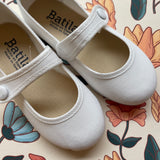 White ballet flats art 17301