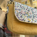 Tracolla patchwork LAB velluto mostarda + bacche e fiorellini