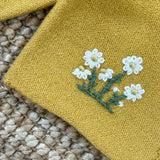 Cardigan misto cashmere senape con ricamo matgherite Mariella Ferrari MGC3