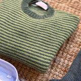 Maglione in lana merinos righe verde chiaro e scuro Olliwool OWR