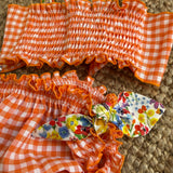 Costume LAB B02 bikini in cotone vichy arancio e bianco con dettagli fiorellini