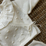Completo incrociatino + bloomers lavorazione noccioline latte Mi Lucero x LA NUVOLA LAB I25307 I25309