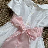 Abito da cerimonia bianco con fiocco rosa Mariella Ferrari AT934