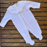 Tutina in ciniglia bianco con colletto petalo piquet PQ50