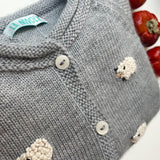 Cardigan coreana orli rullino grigio pecorelle ricamate Mi Lucero x LA NUVOLA LAB I24116