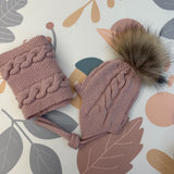 Cappello lana merino rosa trecce con pompom Mi Lucero x LA NUVOLA LAB I25297