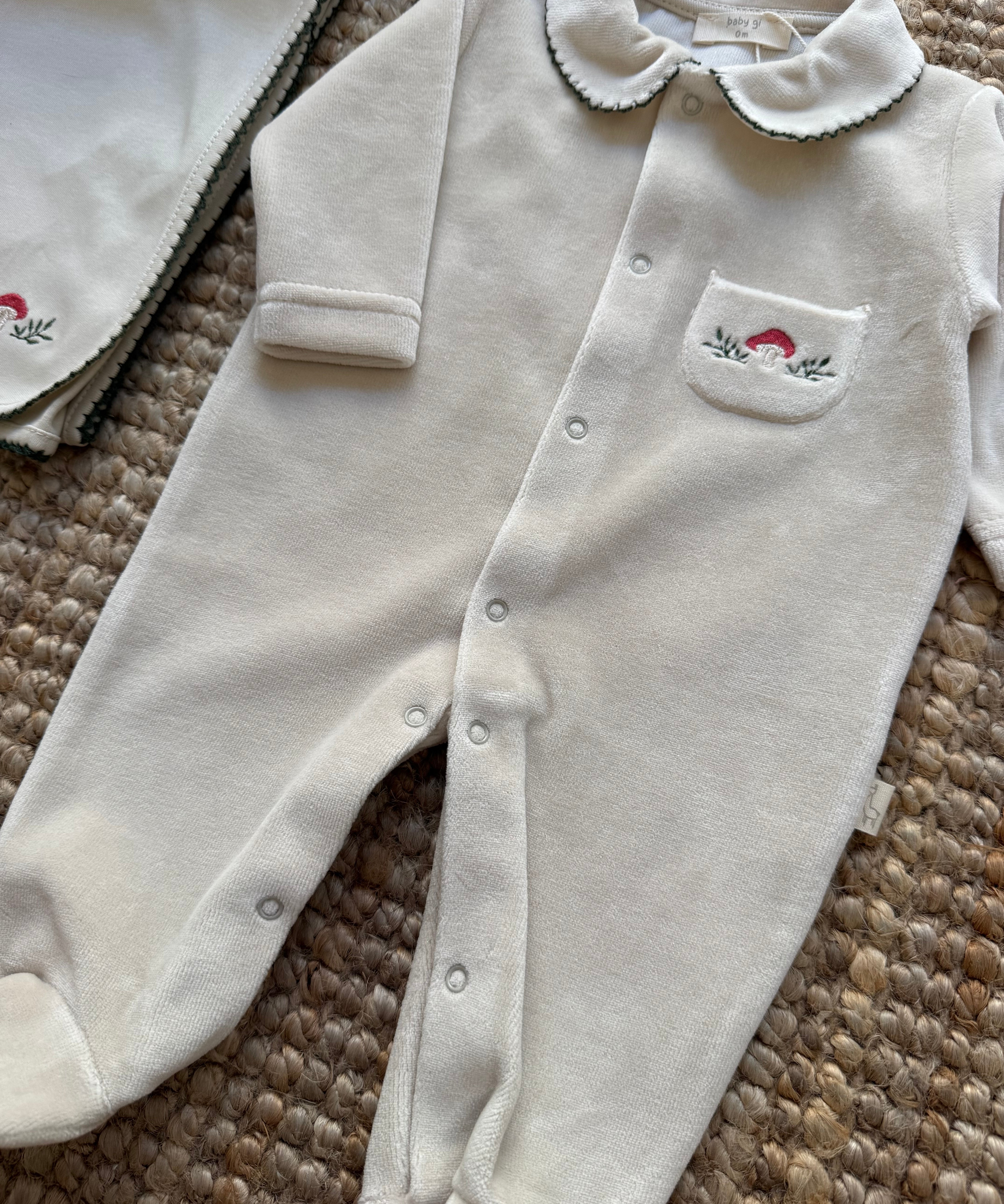 Tutina in ciniglia sabbia con funghetto TS53G BabyGi