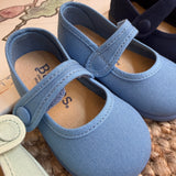 White ballet flats art 17301