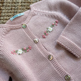 Cardigan rosa con ricamo a mano tralcio fiori Mi Lucero x LA NUVOLA LAB 24064