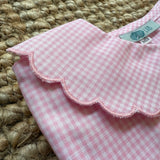 Camicetta LAB Clizia quadretto vichy rosa e bianco con colletto petalo a manica lunga