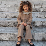 Completo LAB caldo cotone beige con colletto frill fiorellini e pantalone zampetta