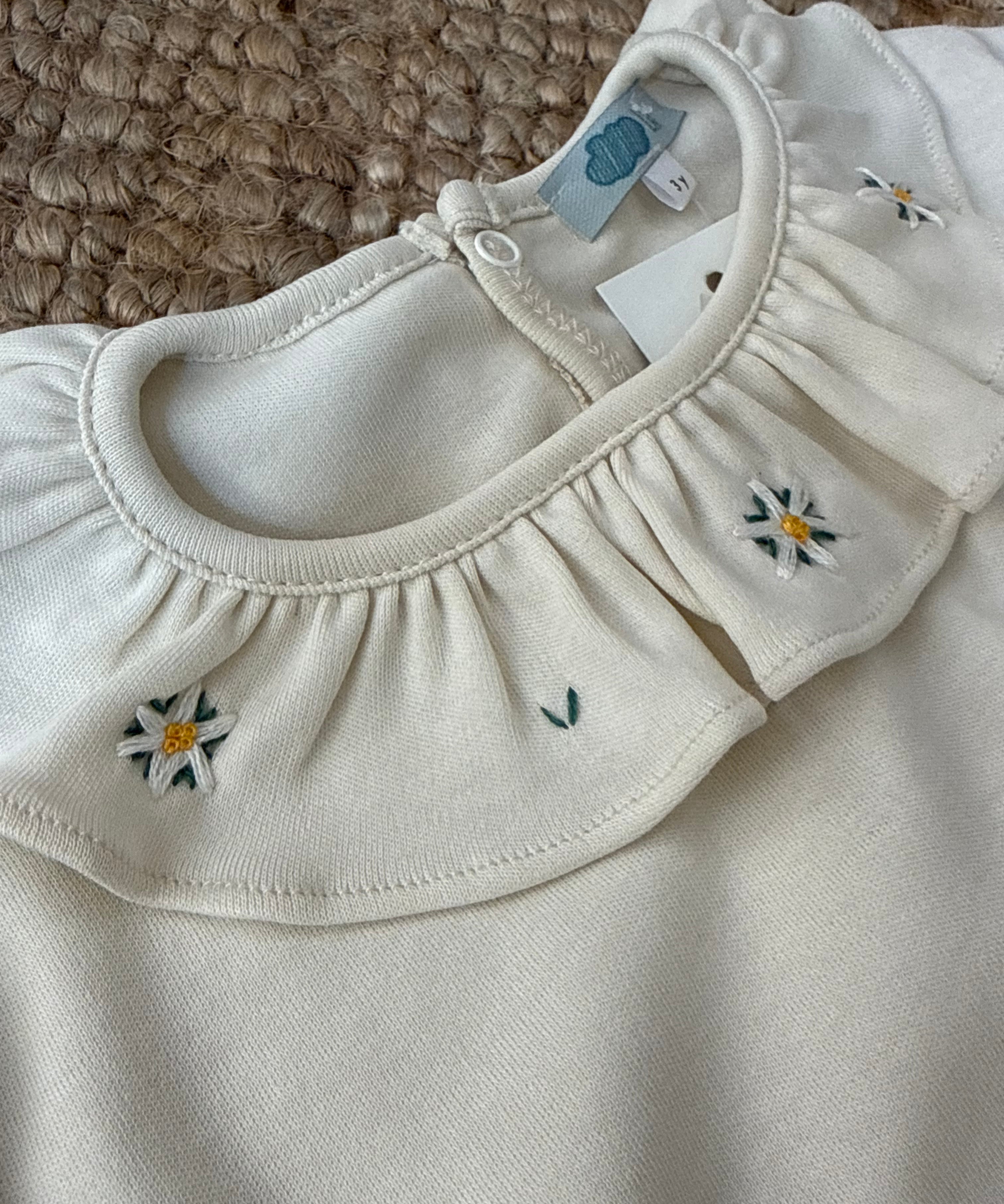 Polo LAB burro con colletto frill ricamato fiori