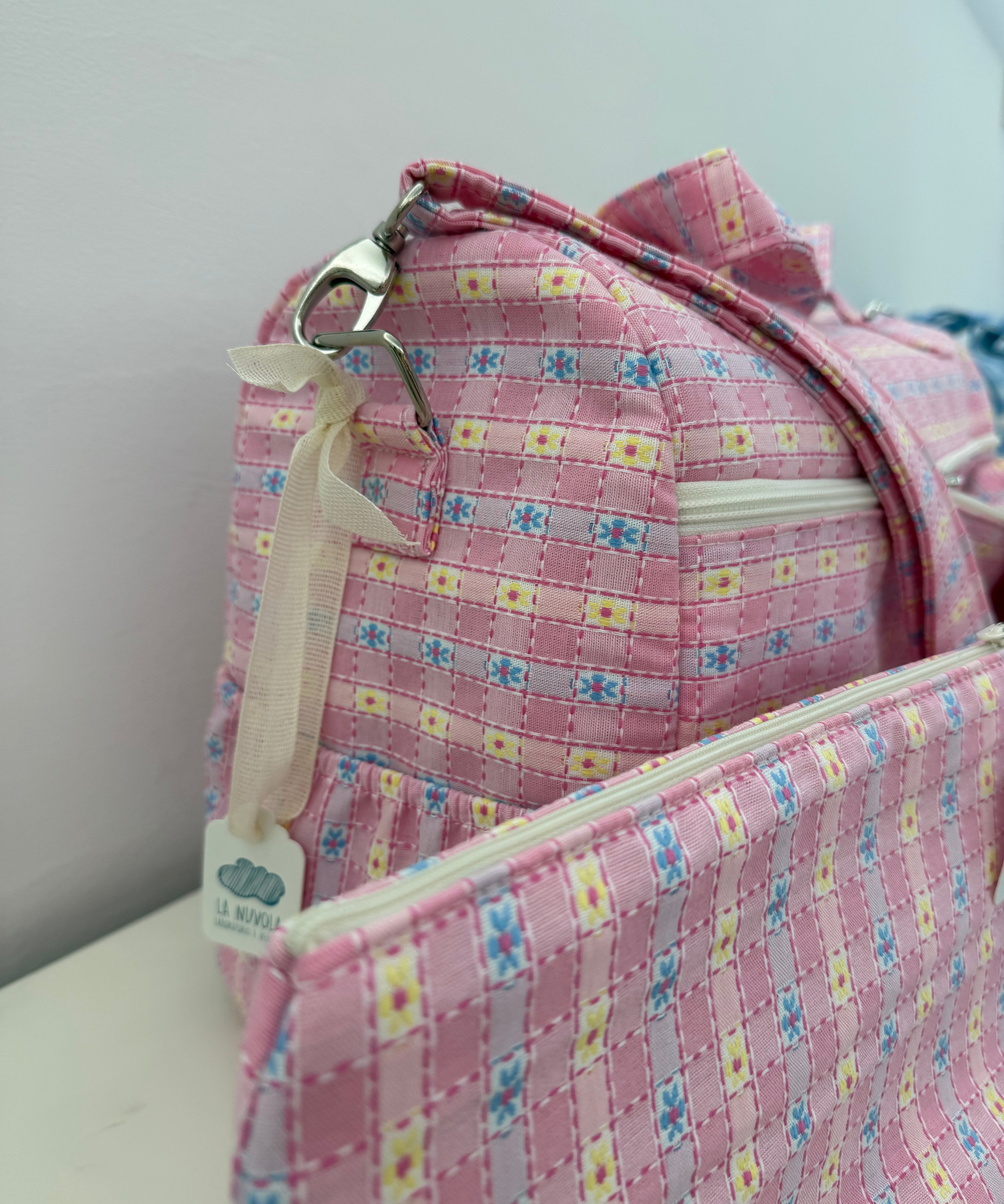 Beauty pochette con manico LAB fiorellino rosa