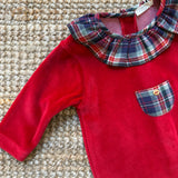 Tutina in ciniglia rosso con colletto frill e dettagli tartan PR50G