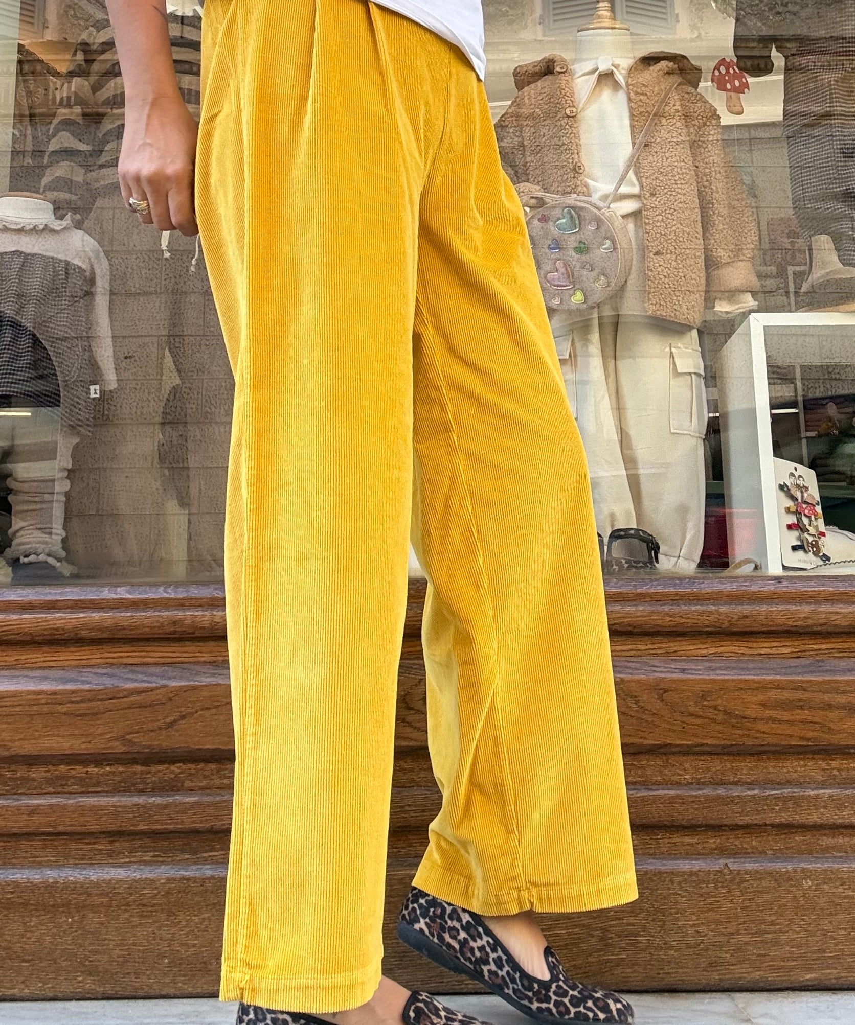 Pantalone donna in velluto a coste mostarda Mariella Ferrari