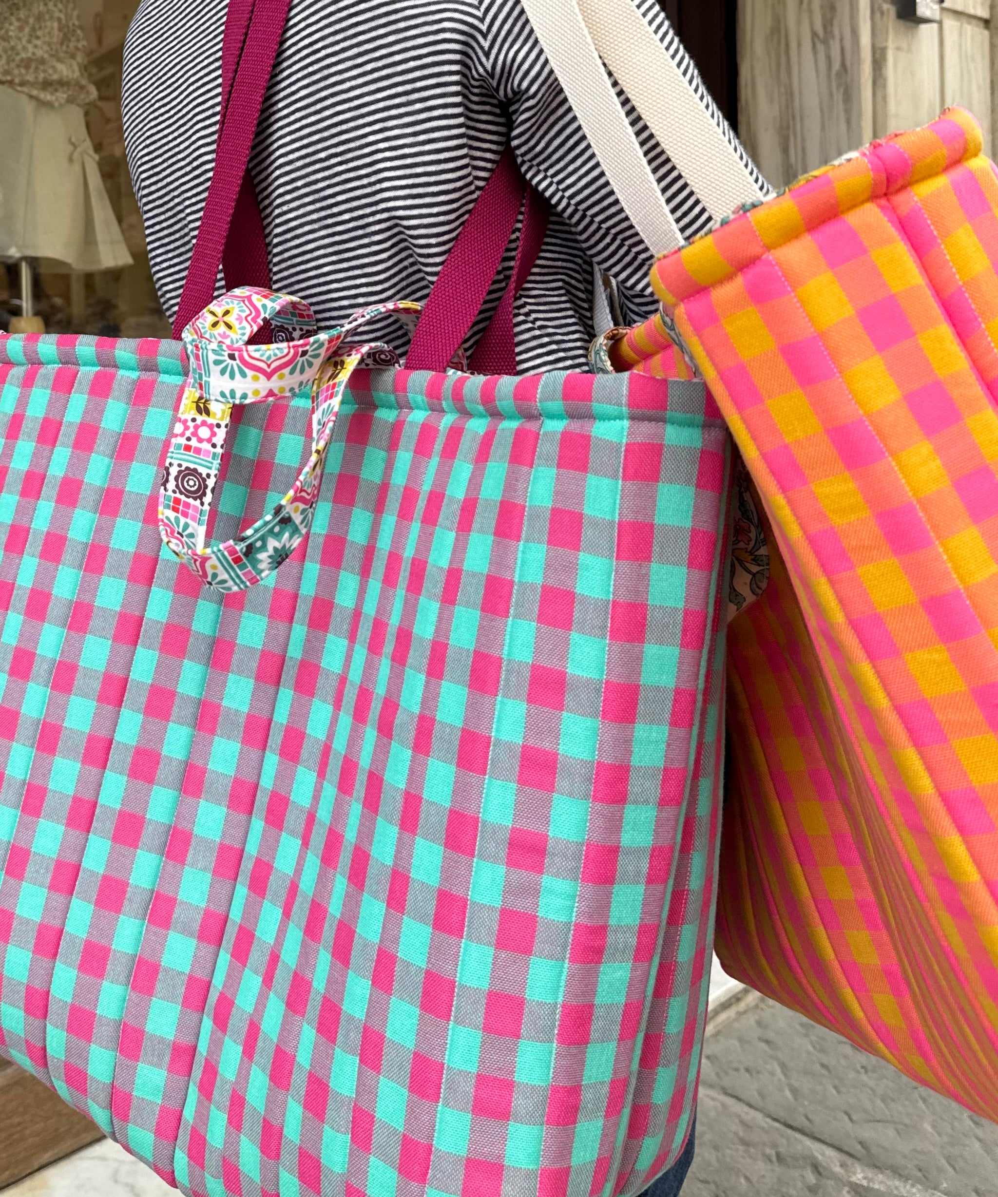 Maxi borsa LAB maxi vichy fucsia fluo e tiffany + fiorellini