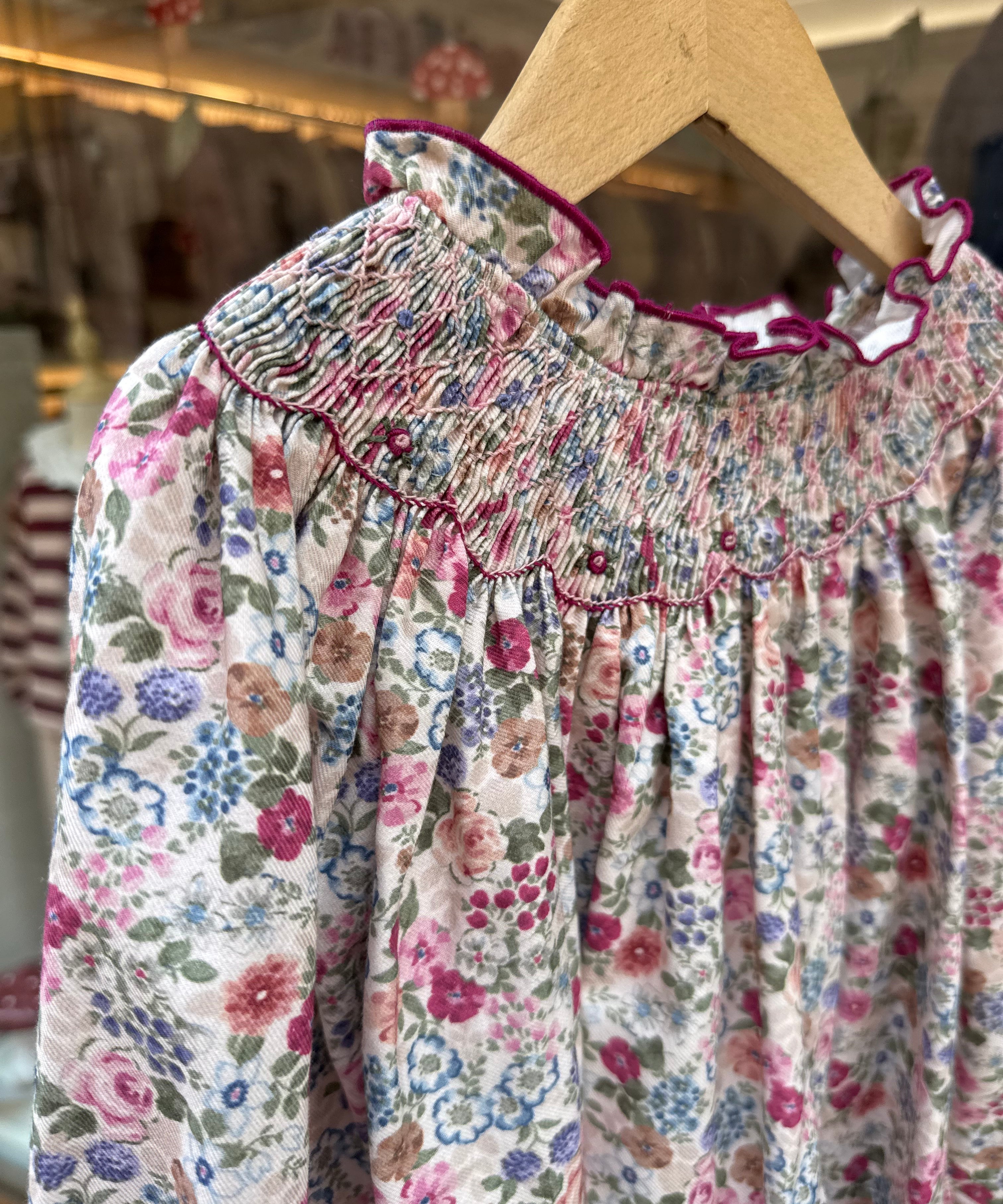 Camicetta Maeline fantasia fiori con ricamo smock 37012 Kidiwi