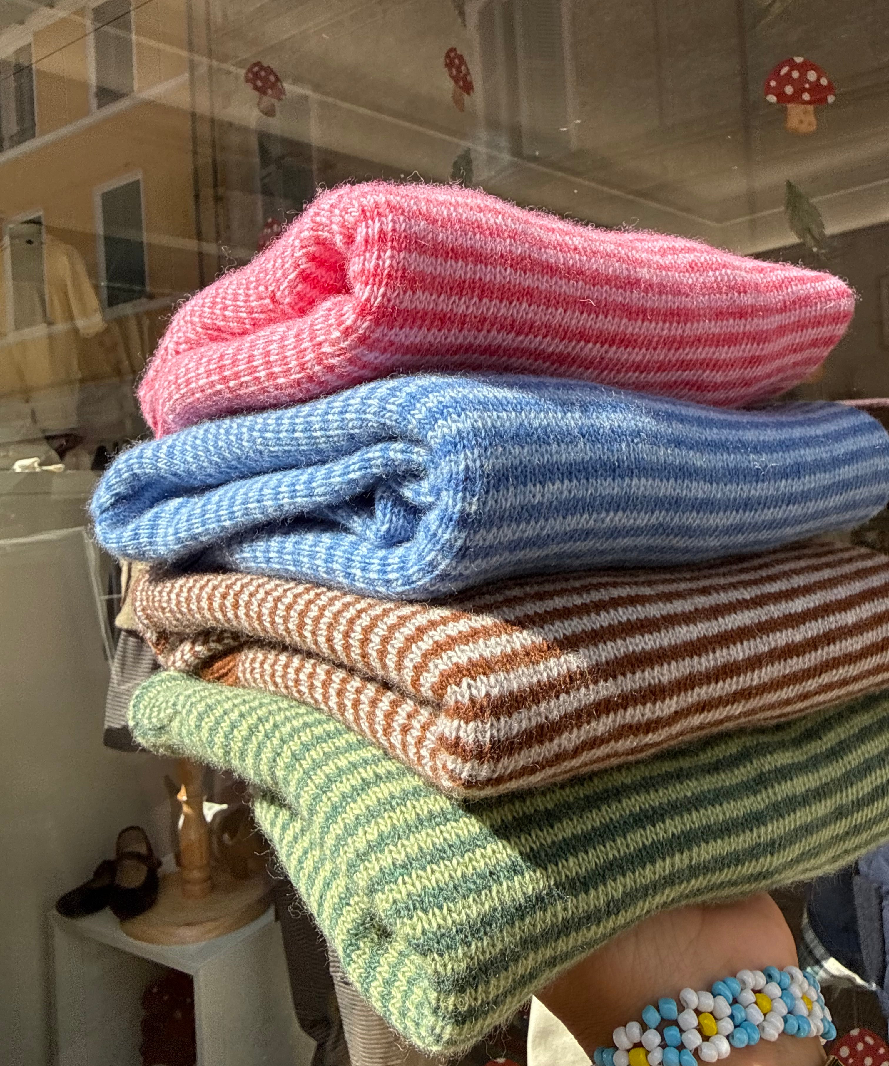 Maglione in lana merinos righe verde chiaro e scuro Olliwool OWR