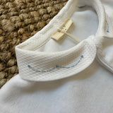 Tutina in ciniglia bianco con colletto rotondo ricamato a mano BG530