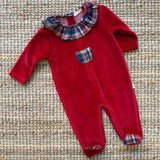 Tutina in ciniglia rosso con colletto frill e dettagli tartan PR50G