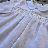 Tutina in ciniglia grigio con ricamo smock e colletto azzurro in piquet BG52