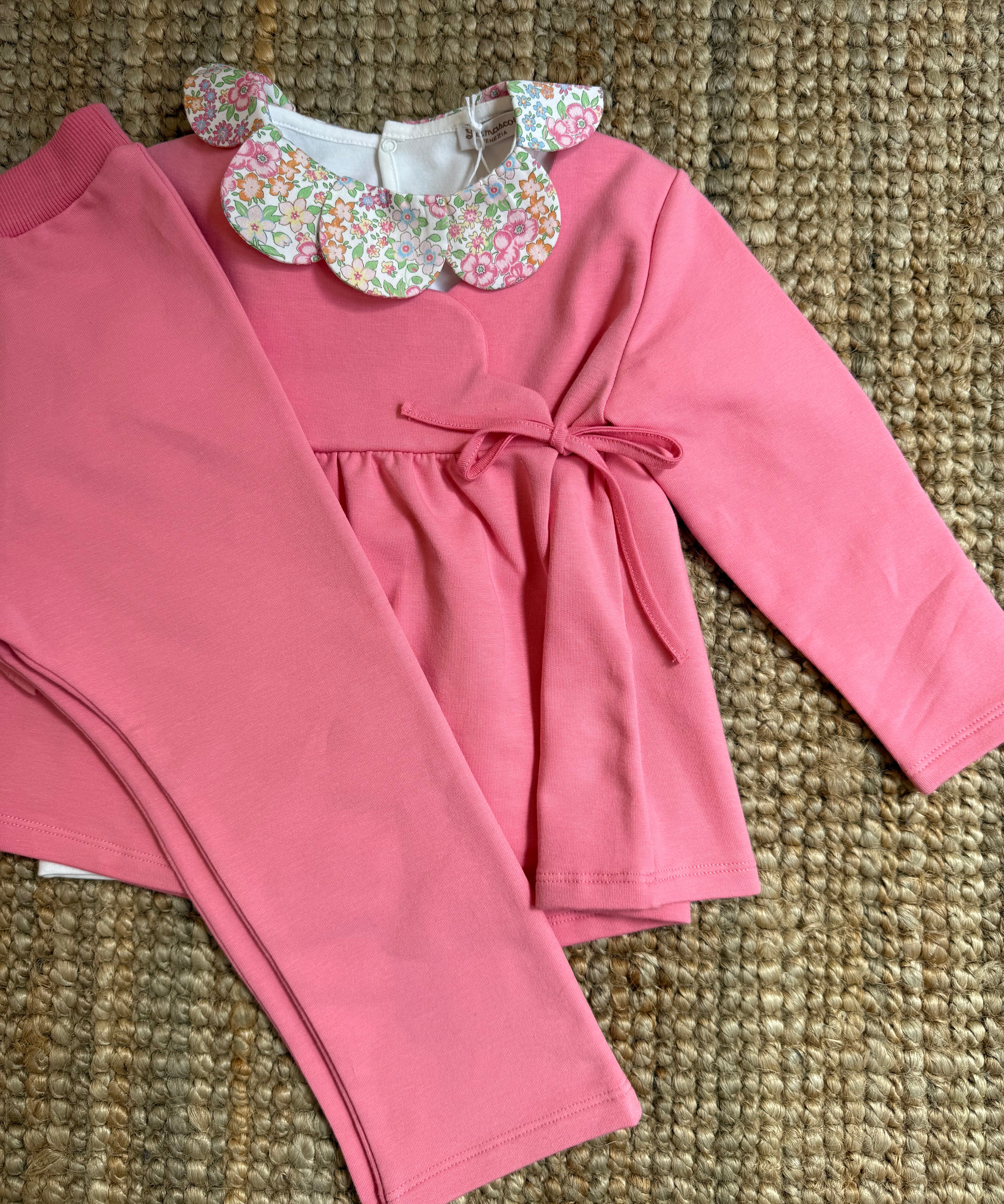 Completo incrociato felpa centinato e pantalone sigaretta rosa babol La Mascot