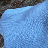 Copertina trecce azzurro con stelle pura Lana Mi Lucero x LA NUVOLA LAB I25277