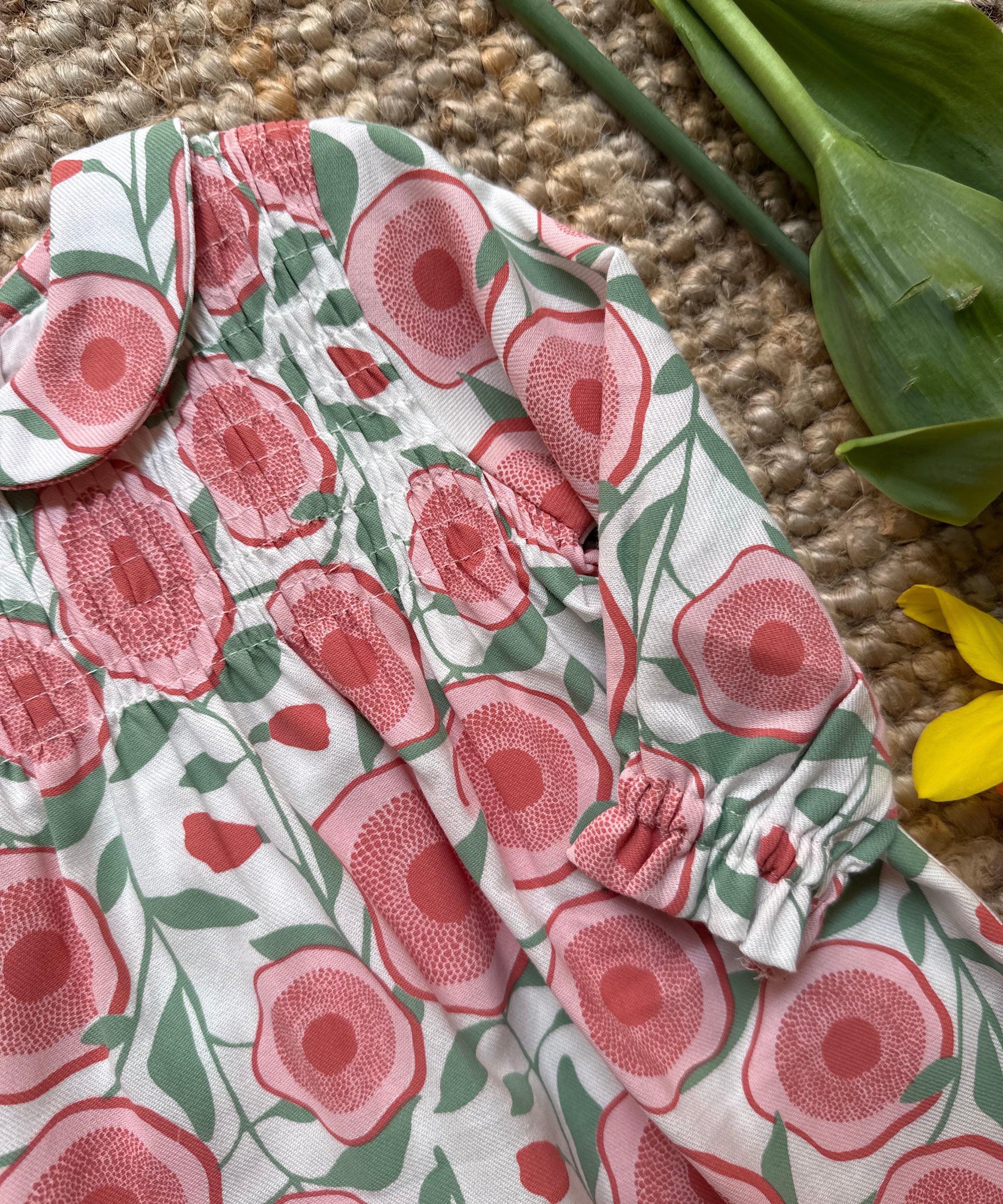 Abito fiori rosa colletto rotondo e ricamo smock Pigeon 25SMODLA