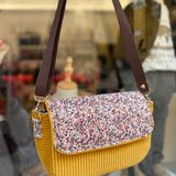 Tracolla patchwork LAB velluto cannella + bacche e fiorellini