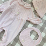 Bavaglino rosa con fiorellino DBI25B17