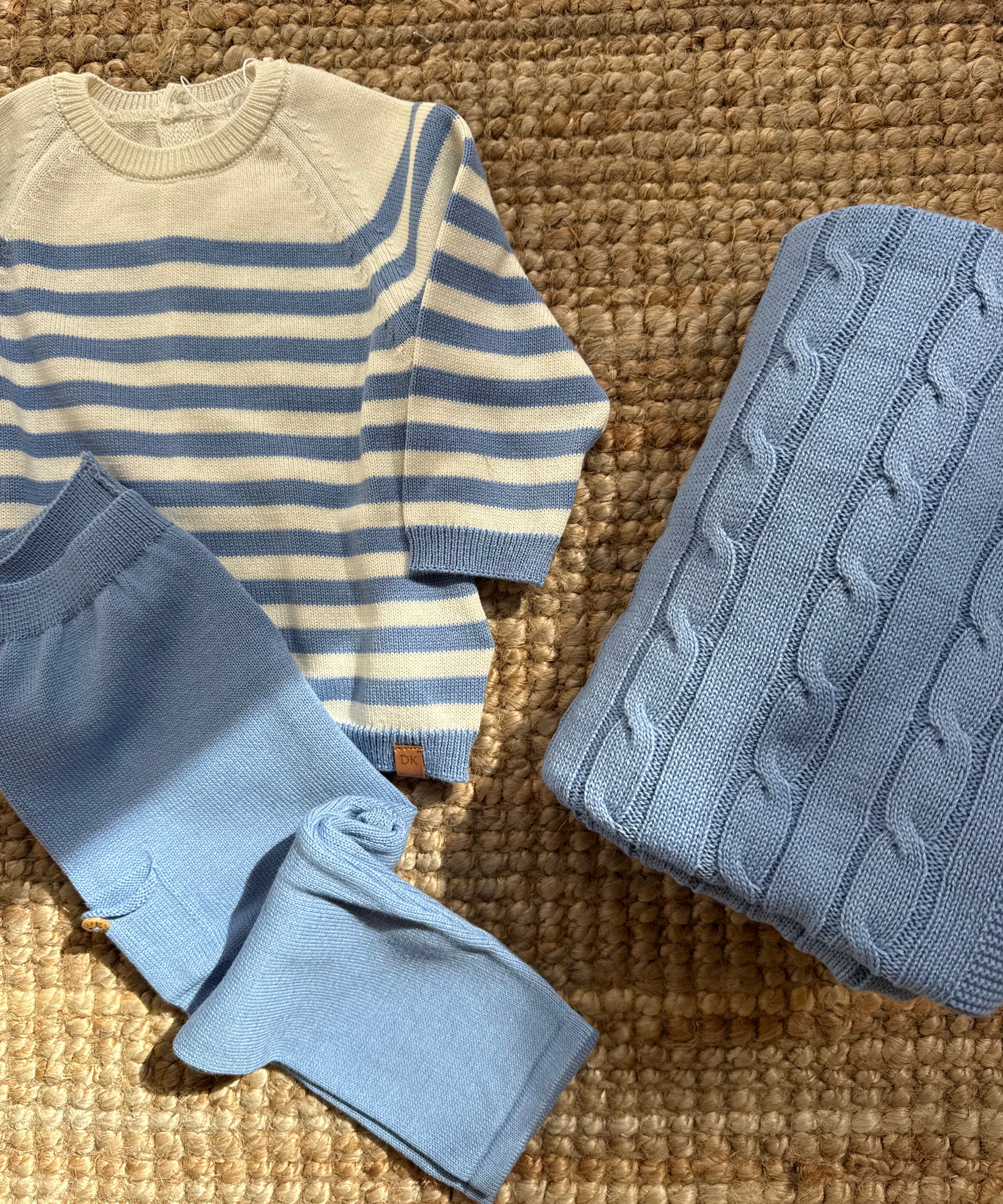 Set spezzato newborn azzurro e latte DK213
