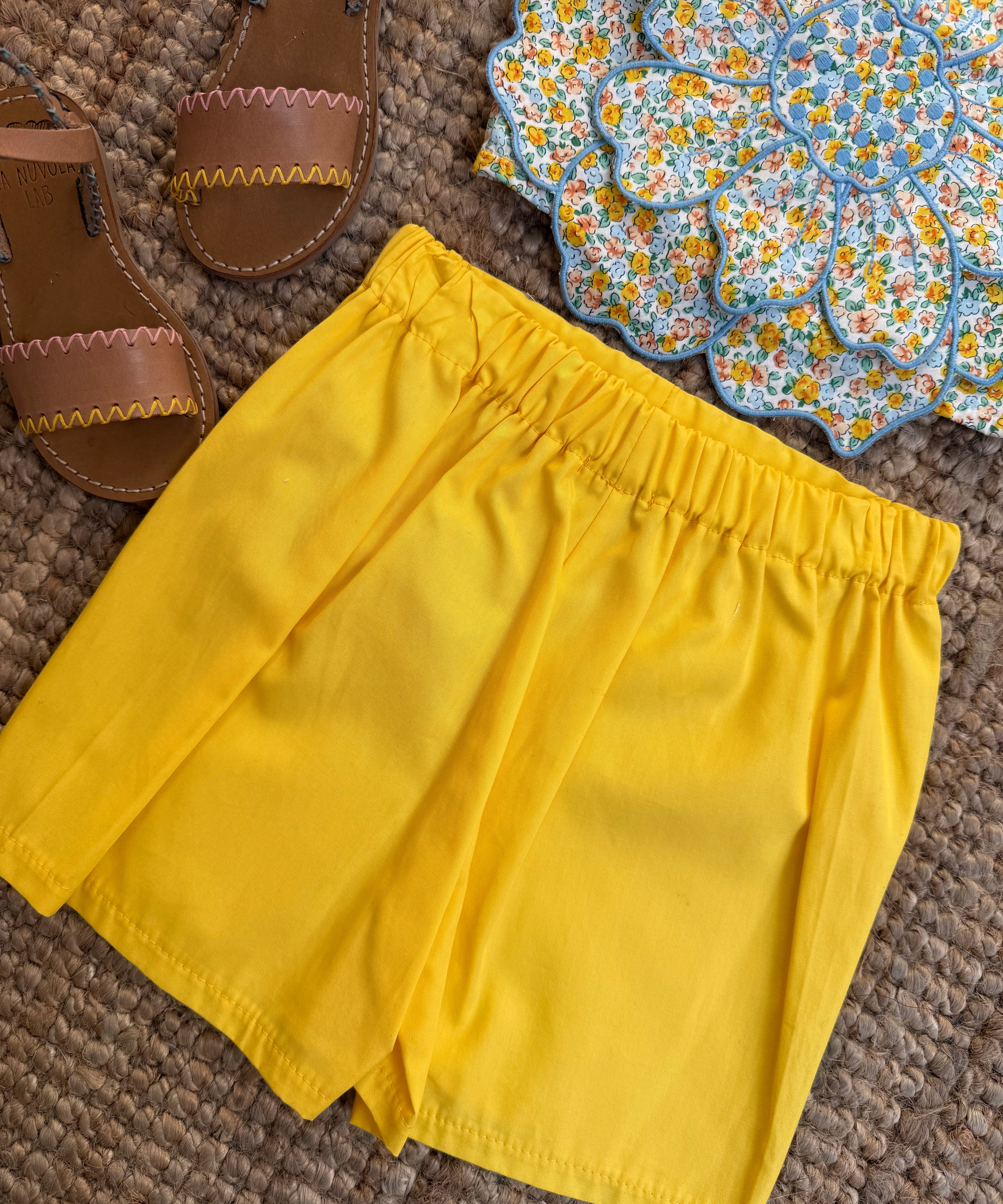 Shorts LAB giallo