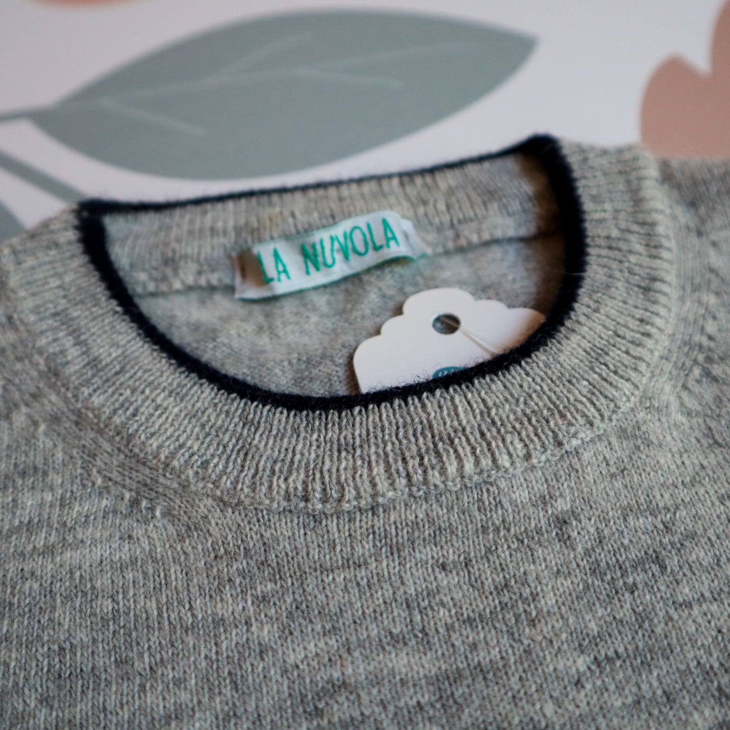 Maglioncino girocollo LAB misto cashmere grigio chiaro melange profili blu