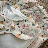 Completo LAB polo colletto petalo fiorellini e pantalone con frill