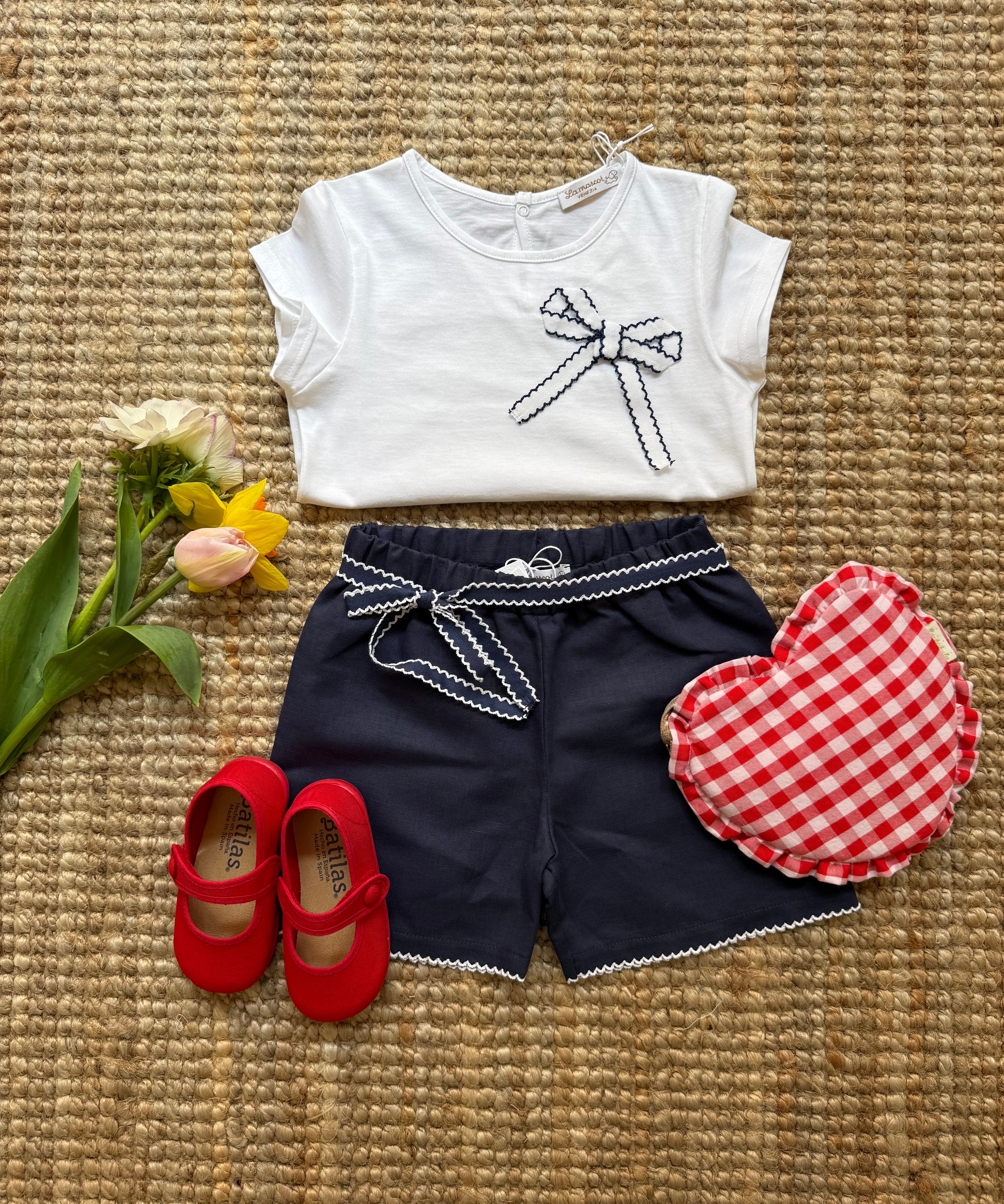 Shorts blu con orlo profilo bianco centinato e cinturino con fiocco La Mascot 55/2501377