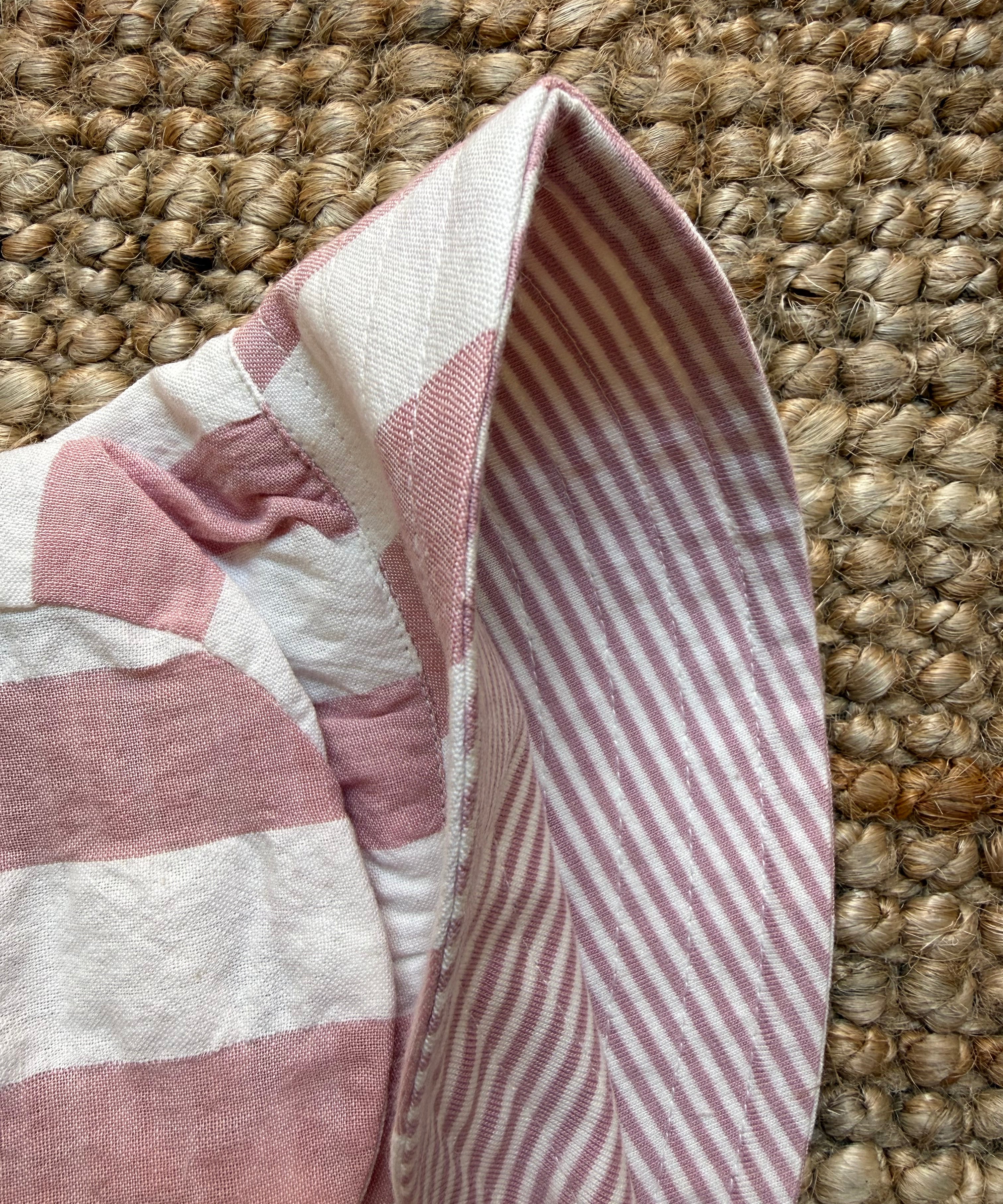 Cappello da spiaggia reversibile rigoni + righine rosa e bianco Pigeon 26REVSSS