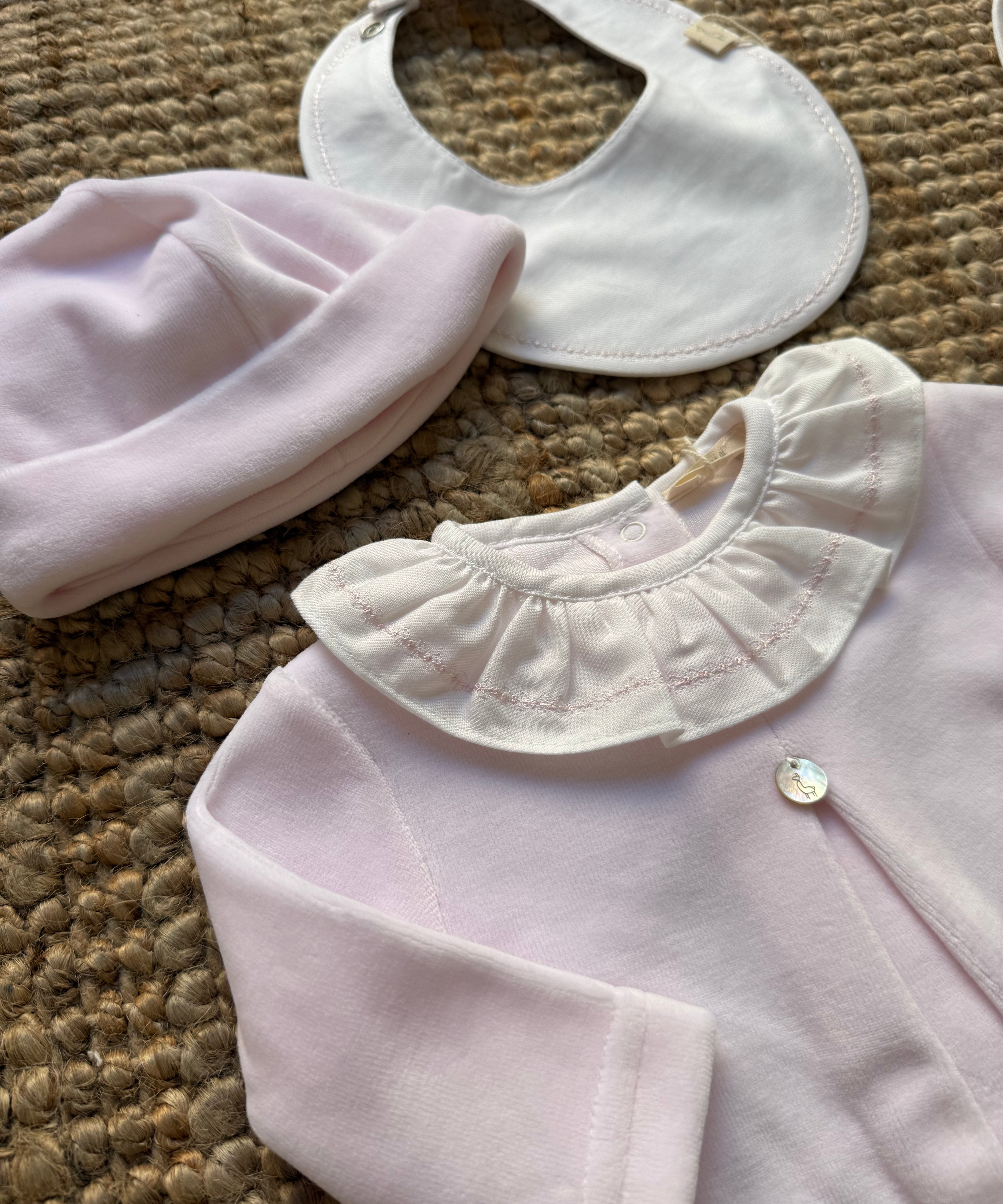 Bavaglino rosa con ricamo BG234 BabyGi